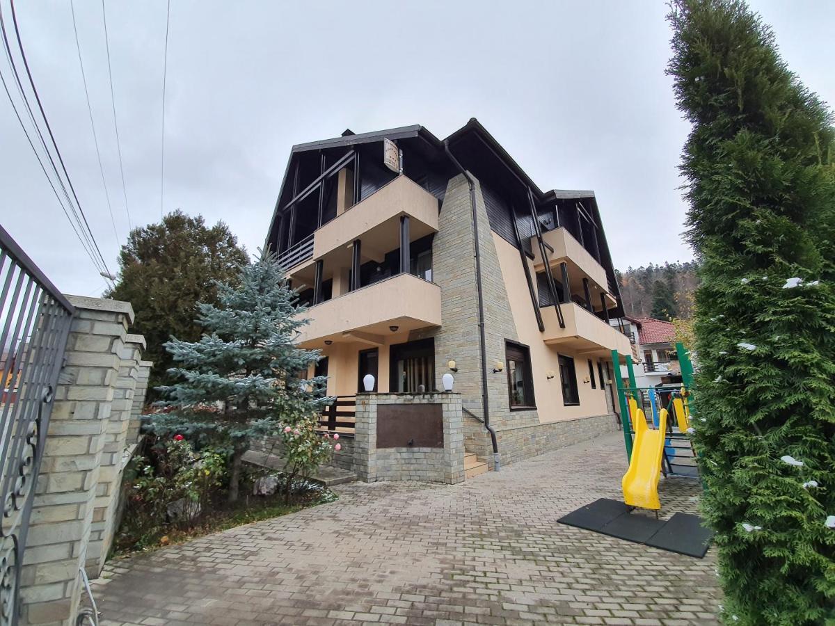 Pensiunea Public House Buşteni Εξωτερικό φωτογραφία