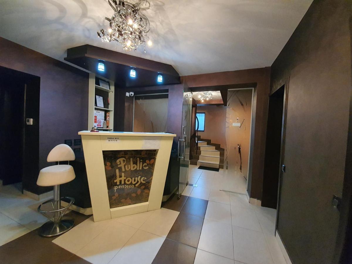 Pensiunea Public House Buşteni Εξωτερικό φωτογραφία