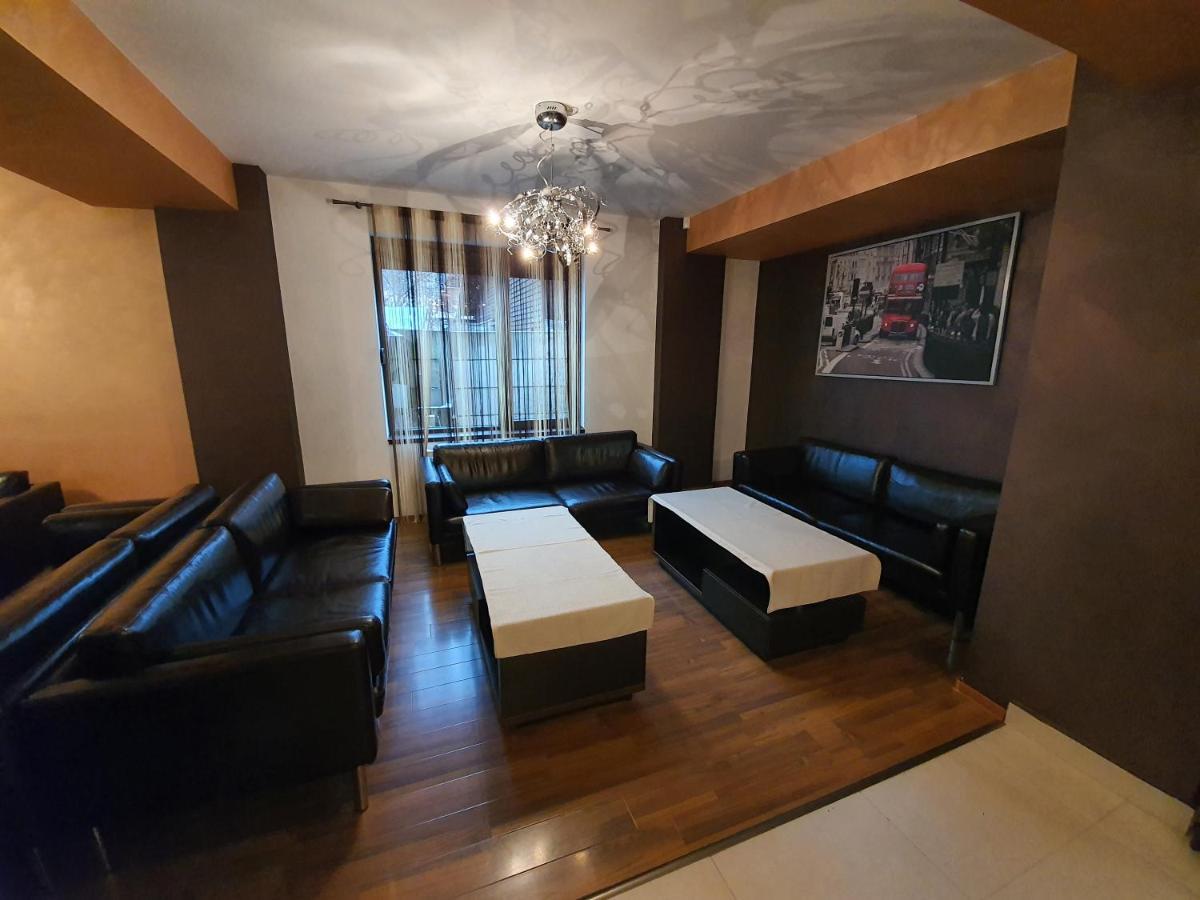 Pensiunea Public House Buşteni Εξωτερικό φωτογραφία