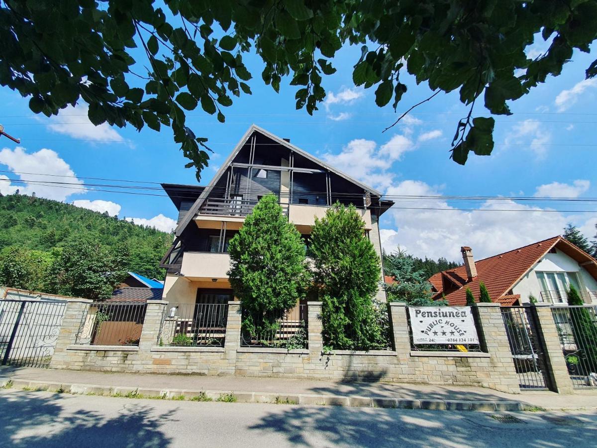 Pensiunea Public House Buşteni Εξωτερικό φωτογραφία